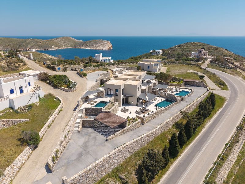 pnoe luxury villas in Syros island Greece