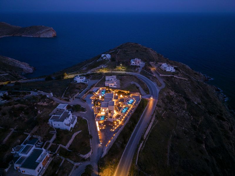 pnoe luxury villas in Syros island Greece