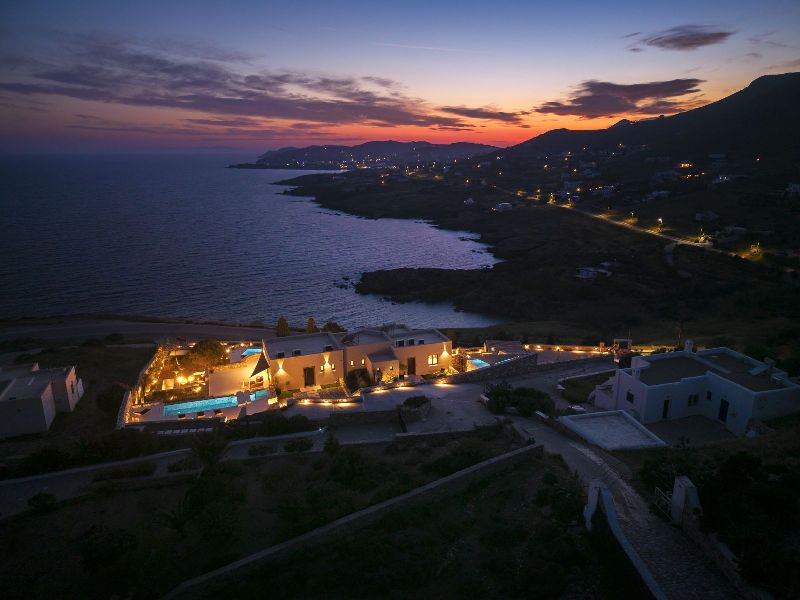 pnoe luxury villas in Syros island Greece