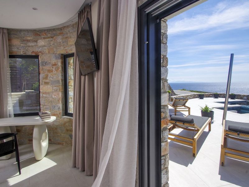 pnoe luxury villas in Syros island Greece
