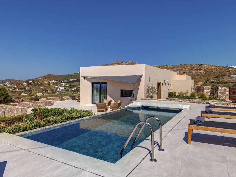 Horizon Pnoe Villas in Syros Greece