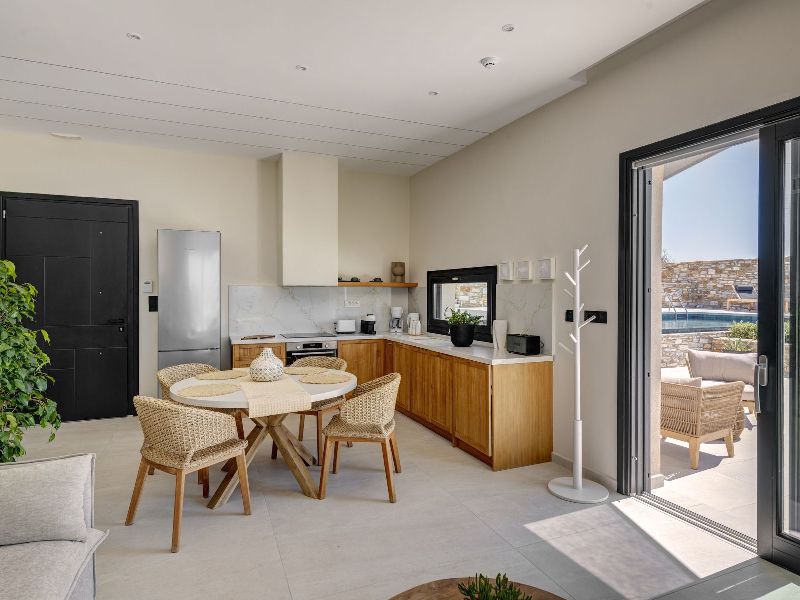 Horizon Pnoe Villas in Syros Greece