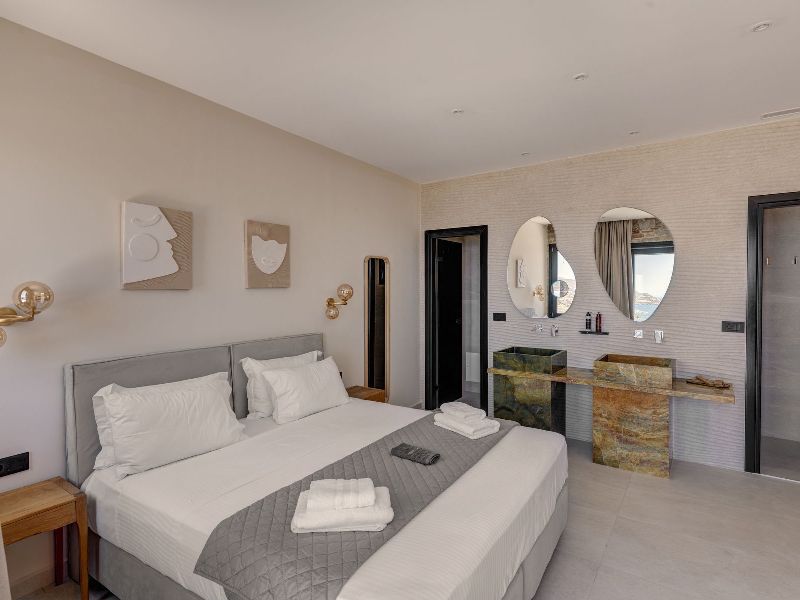 Horizon Pnoe Villas in Syros Greece