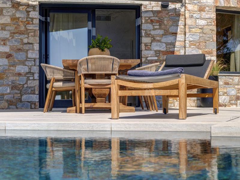 Thryallis Pnoe Villas in Syros Greece