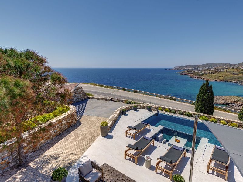 Thryallis Pnoe Villas in Syros Greece