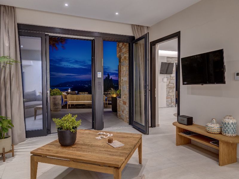 Thryallis Pnoe Villas in Syros Greece