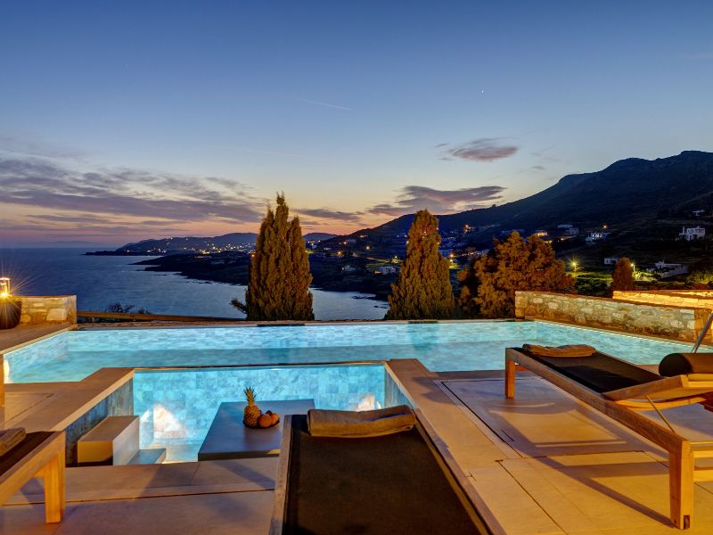 Thryallis Pnoe Villas in Syros Greece