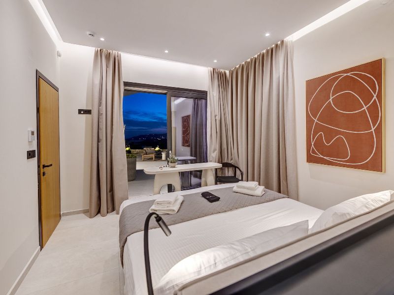 Thryallis Pnoe Villas in Syros Greece