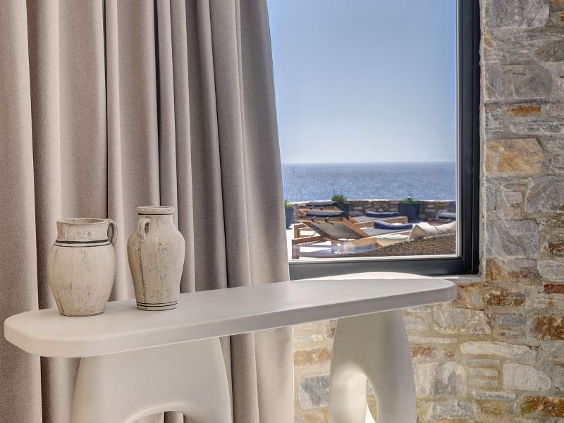Thryallis Pnoe Villas in Syros Greece